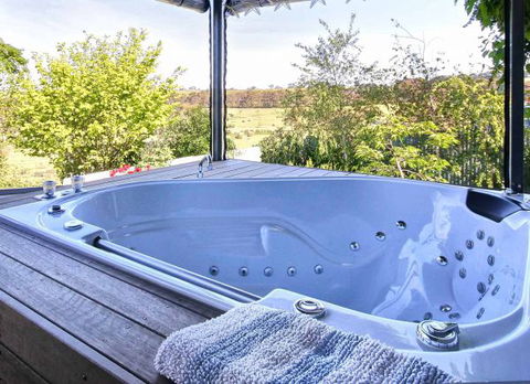 A Way To Relax At Welcome Springs Country Stays - Great Ocean Road Tourism 1